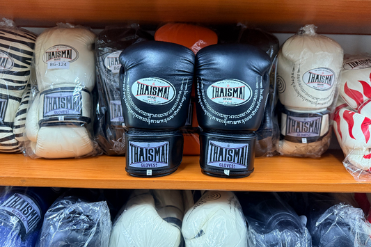 Muay Thai Glove Sizes Guide for Beginners (8oz–16oz Explained)
