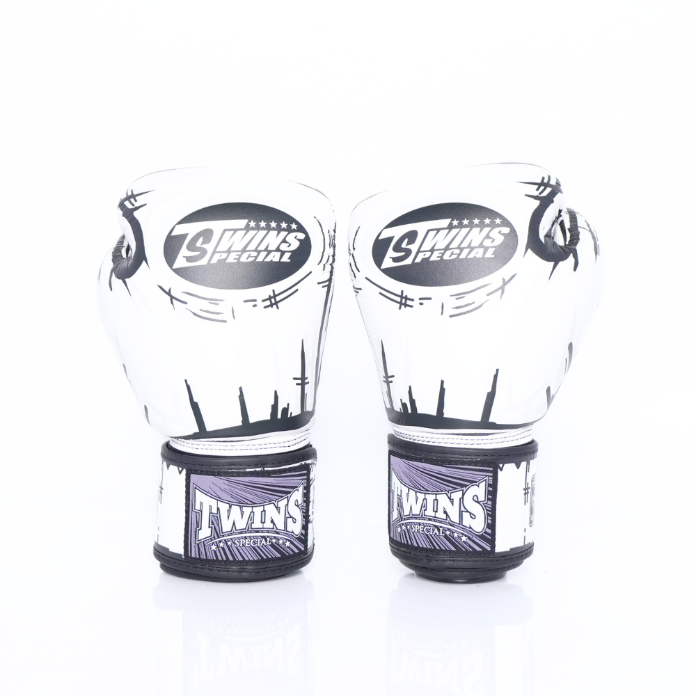 Twins Special [FBGVL3-66] ''Comic'' Boxing Gloves