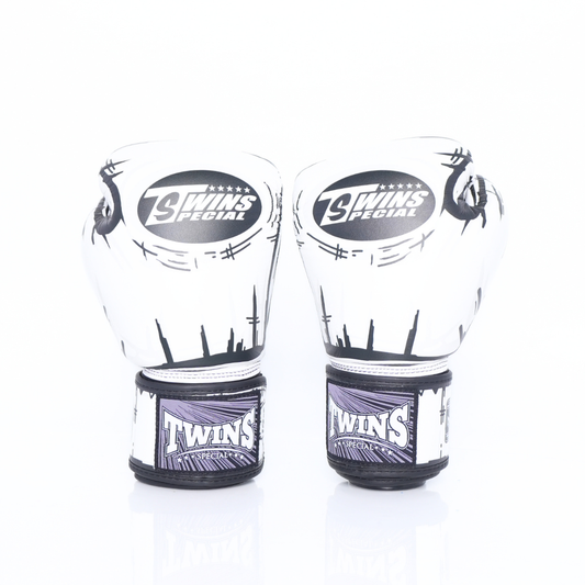 Twins Special [FBGVL3-66] ''Comic'' Boxing Gloves