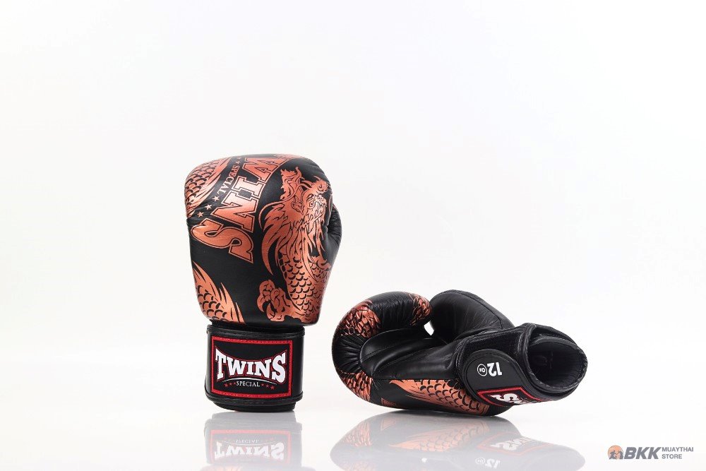 Twins Special [FBGV-49] Dragon Boxing Gloves