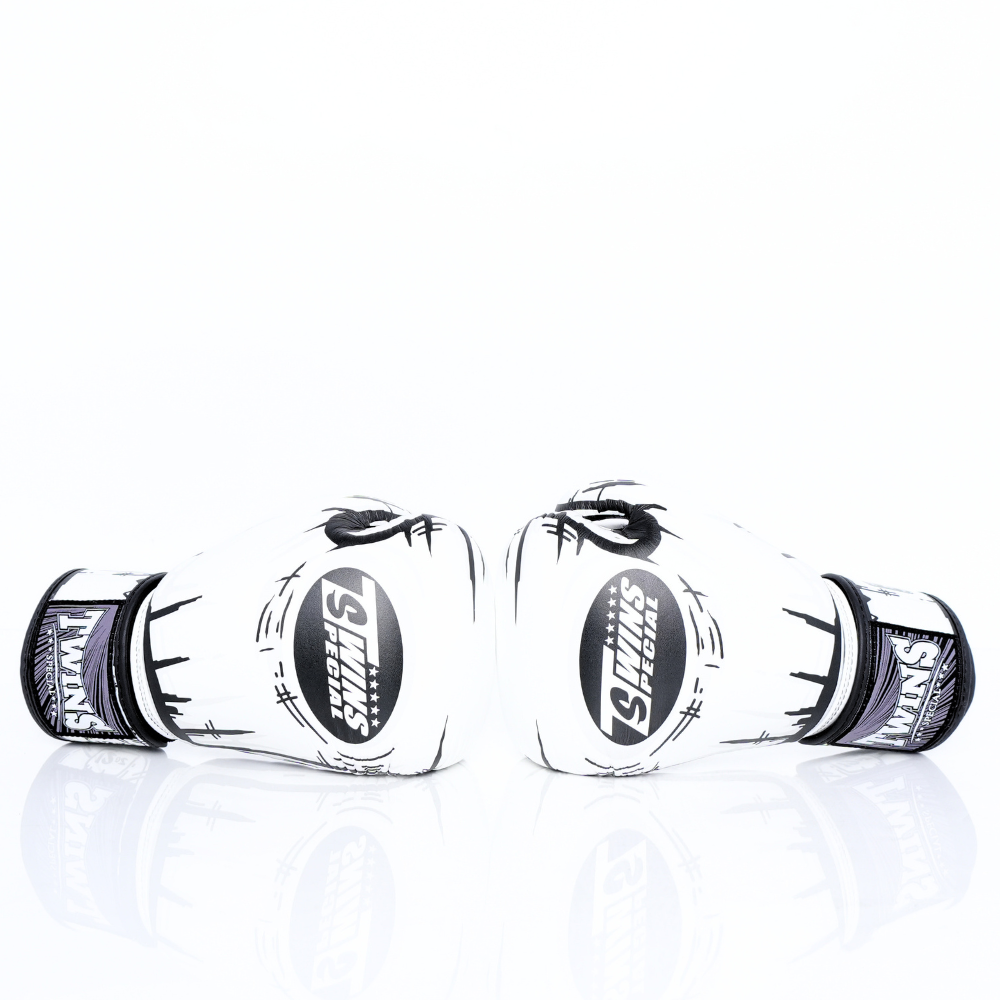 Twins Special [FBGVL3-66] ''Comic'' Boxing Gloves