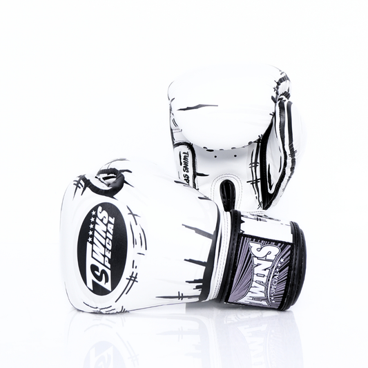 Twins Special [FBGVL3-66] ''Comic'' Boxing Gloves