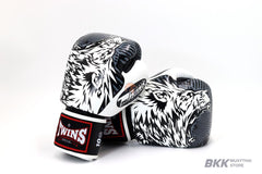 Twins Special [FBGV-50] Wolf Boxing Gloves White/Black