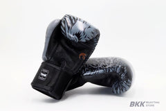 Twins Special [FBGV-50] Wolf Boxing Gloves Grey/Black