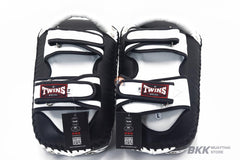 Twins Special [KPL-12] Kicking Pads Black/White