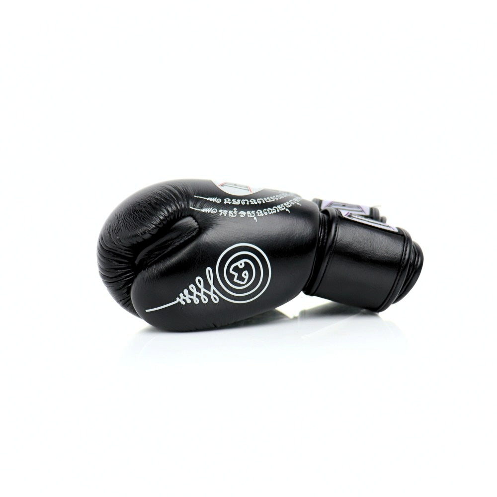 THAISMAI "YANT" Muay Thai Boxing Gloves Black