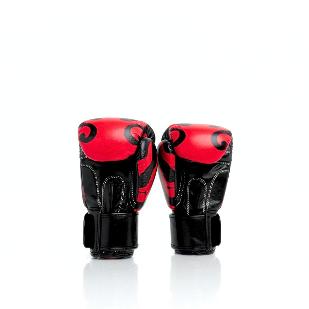 ThaiSmai Flame Muay Thai Boxing Gloves Black/Red