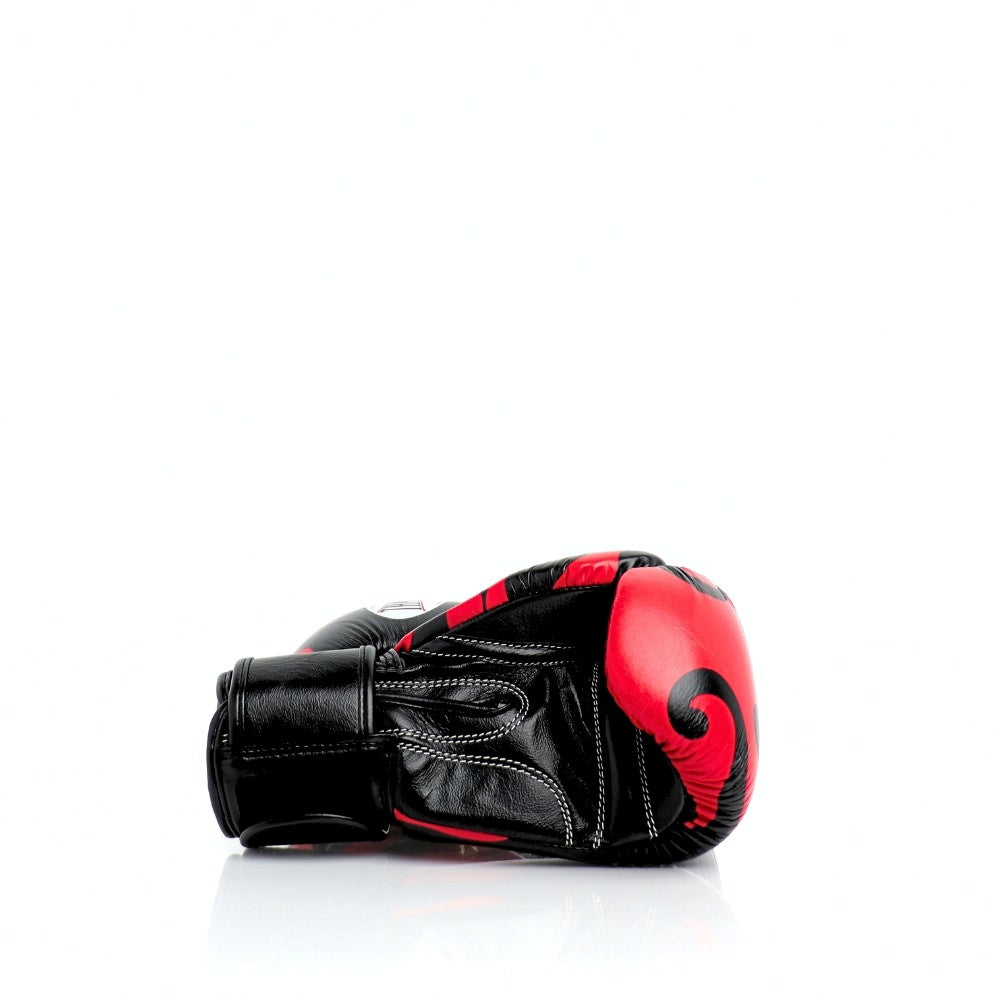 ThaiSmai Flame Muay Thai Boxing Gloves Black/Red
