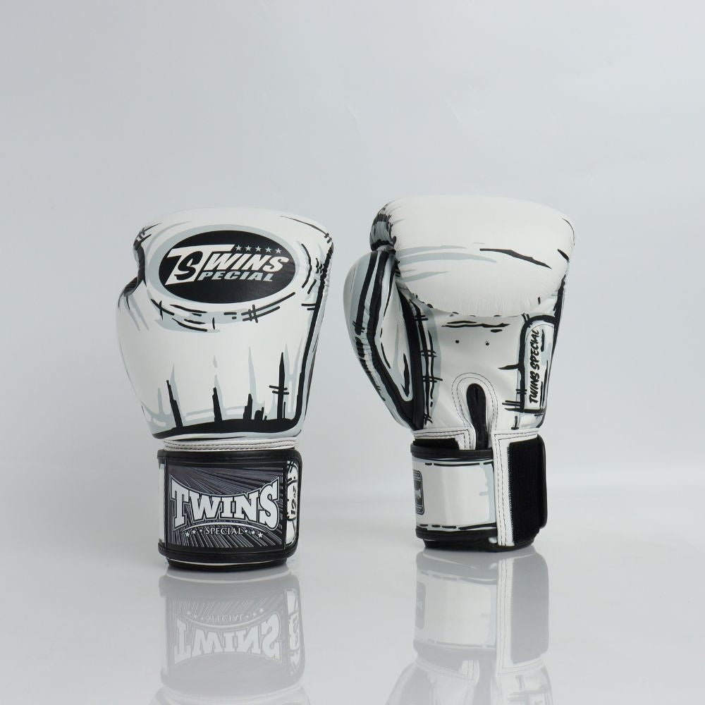 Twins Special [FBGVL3-66] ''Comic'' Boxing Gloves