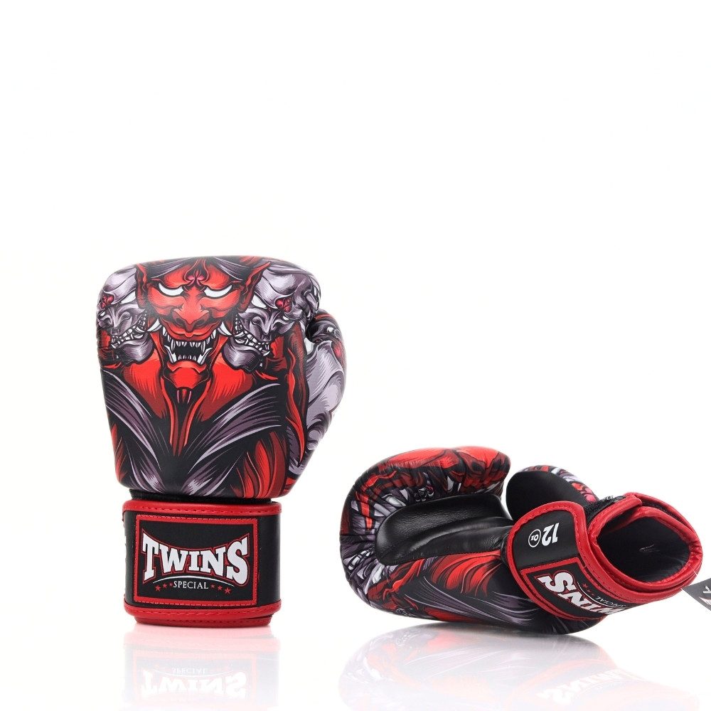 twins boxing gear Twins FBGVL4-58 Kabuki Black & Red Boxing Gloves