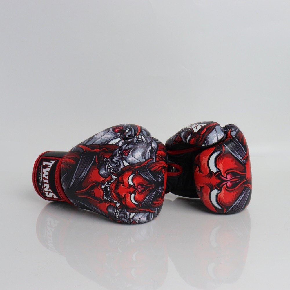 Twins Special [FBGVL3-58] ''Kabuki'' Boxing Gloves