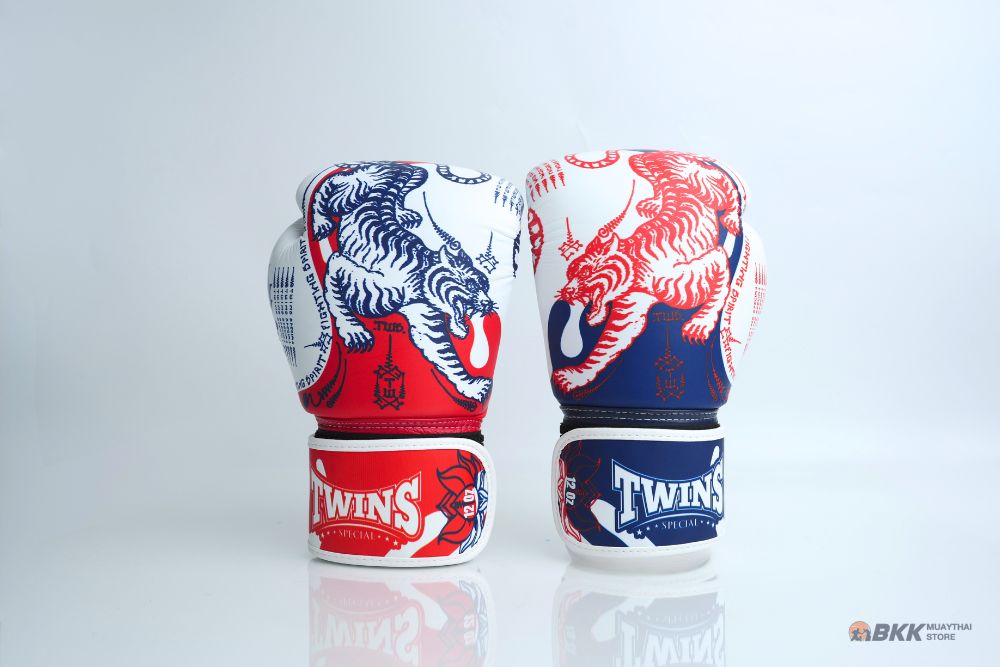 Twins Special [FBGVL4-67] ''SAK YANT'' Boxing Gloves