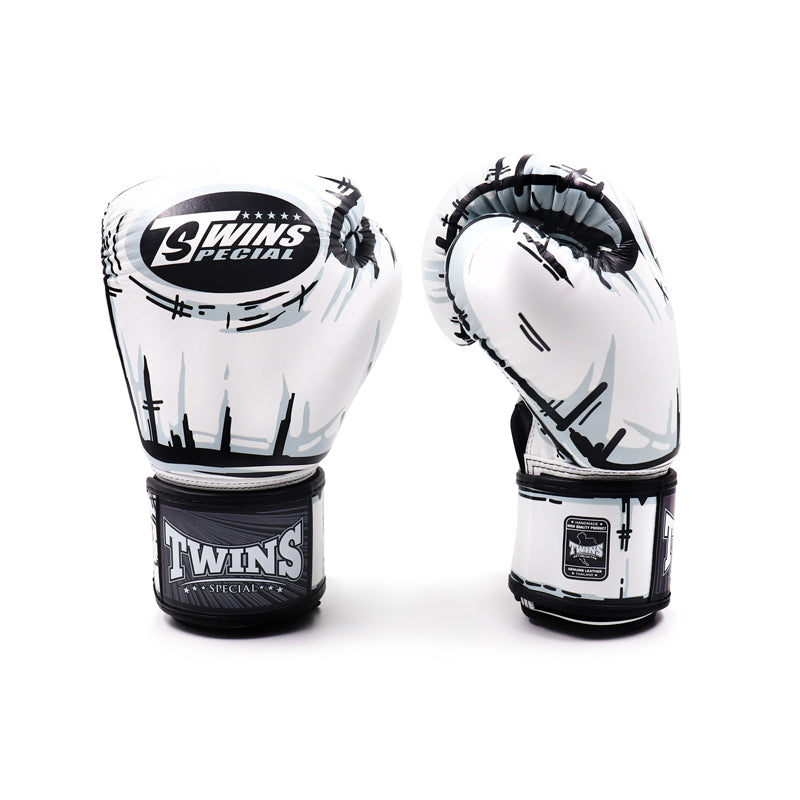 Twins Special [FBGVL3-66] ''Comic'' Boxing Gloves