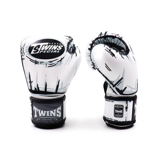 Twins Special [FBGVL3-66] ''Comic'' Boxing Gloves