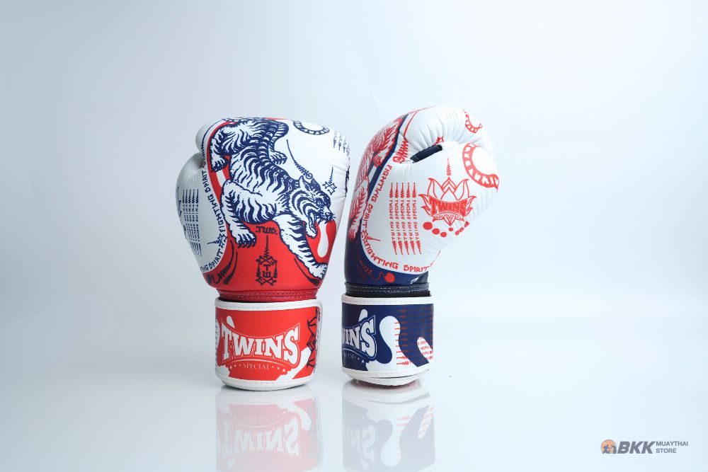 Twins Special [FBGVL4-67] ''SAK YANT'' Boxing Gloves