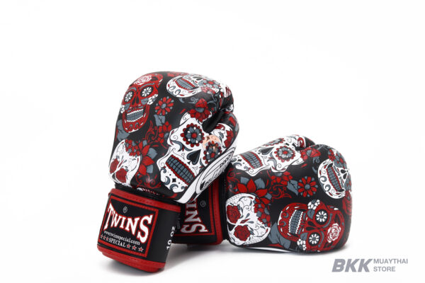 Twins Special [FBGV-53] Skull Boxing Gloves - Image 3