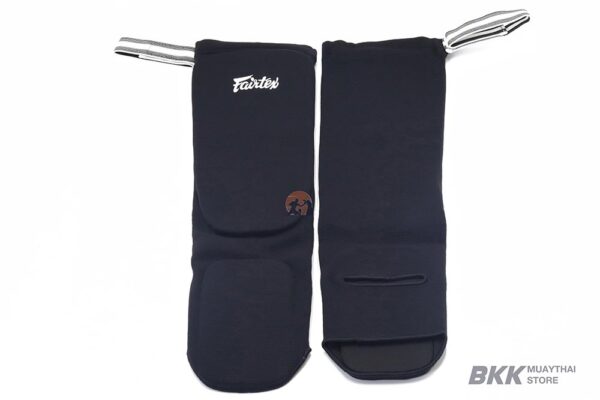 Fairtex [SPE1] Black Elastic Shin Pads