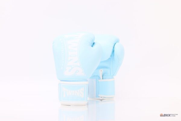 Twins Special [BGVL-4] Boxing Gloves - Image 3